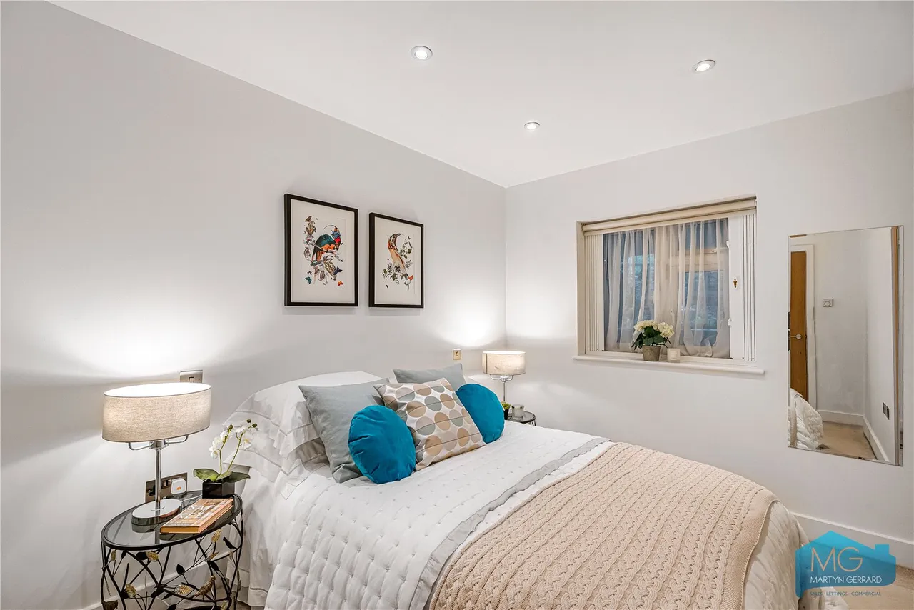 Holden Road, London, N12, photo 16
