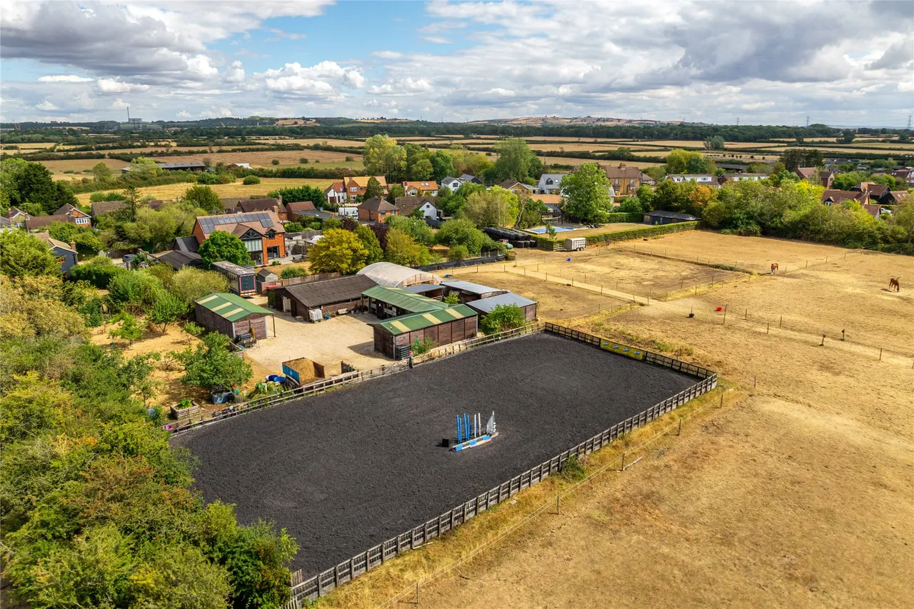 5 bed house for sale, Main Street, Grendon Underwood, HP18