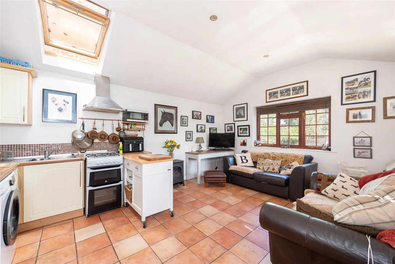 Main Street, Grendon Underwood, HP18, photo 8
