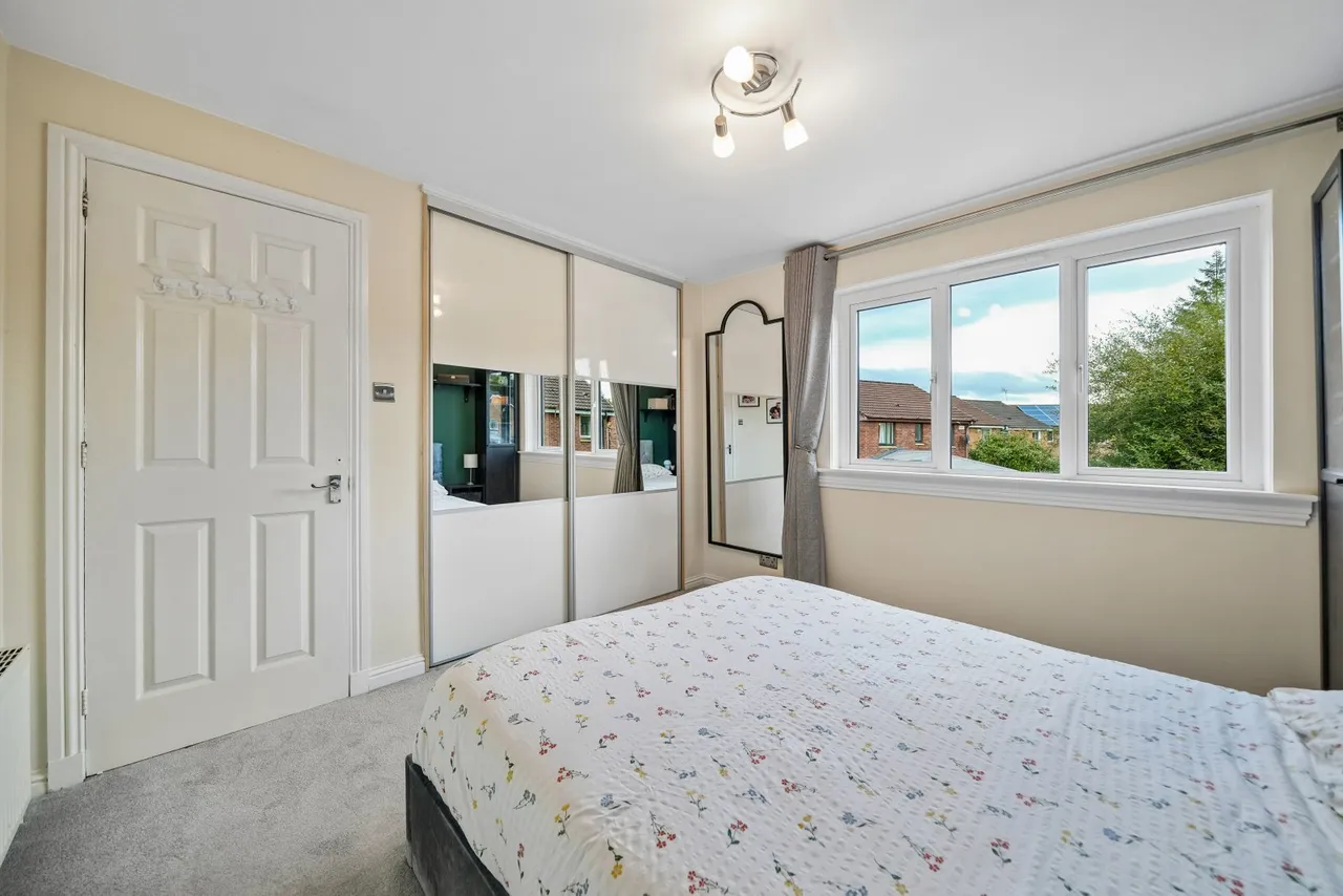 Foinaven Gardens, Thornliebank, G46, photo 14