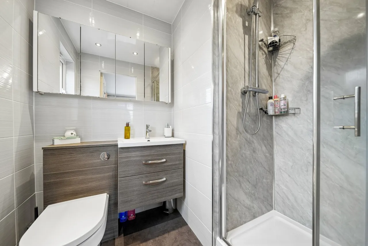 Foinaven Gardens, Thornliebank, G46, photo 16