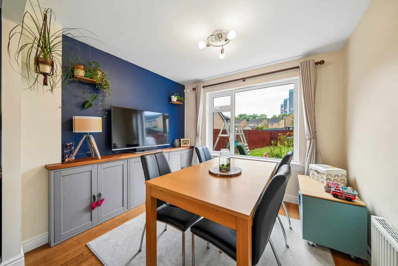 Foinaven Gardens, Thornliebank, G46, photo 6
