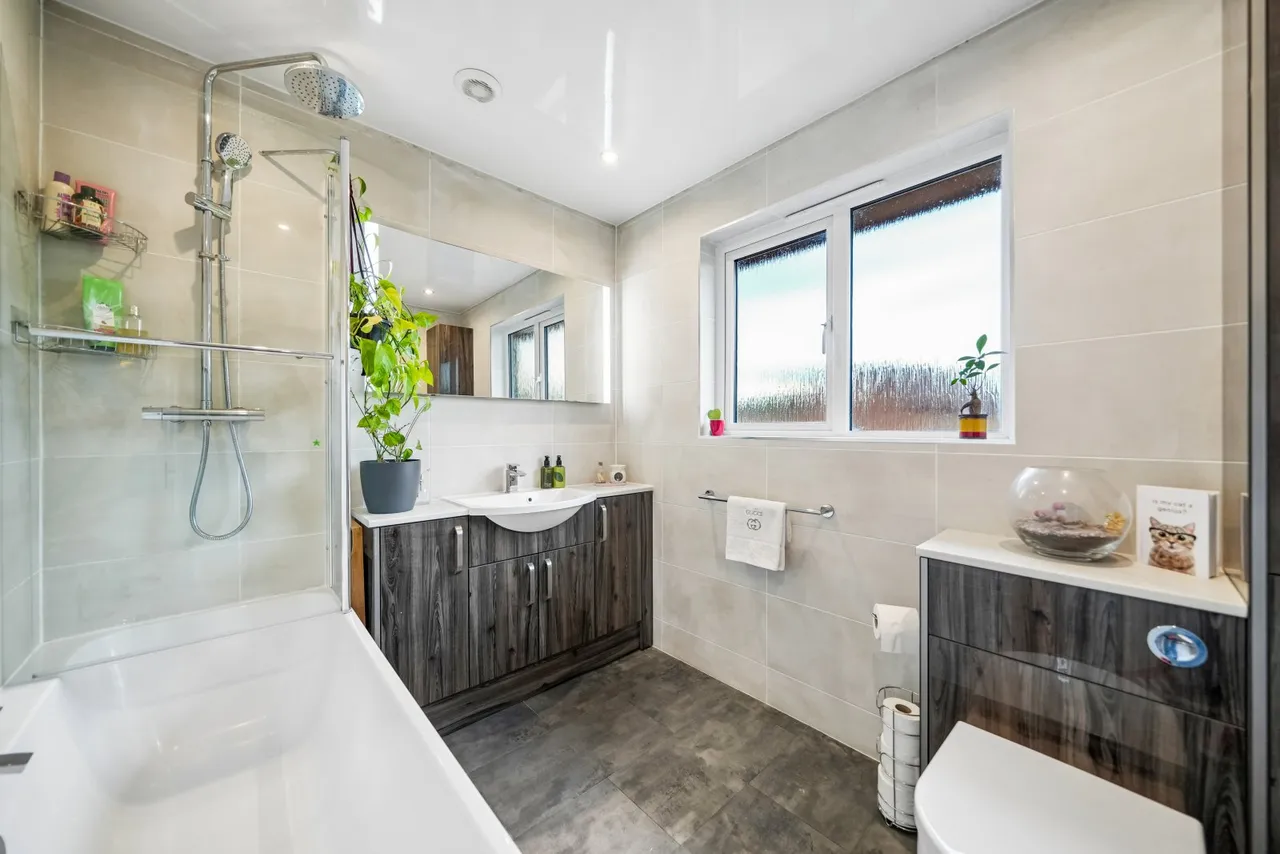 Foinaven Gardens, Thornliebank, G46, photo 26
