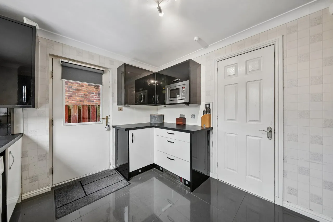 Foinaven Gardens, Thornliebank, G46, photo 8