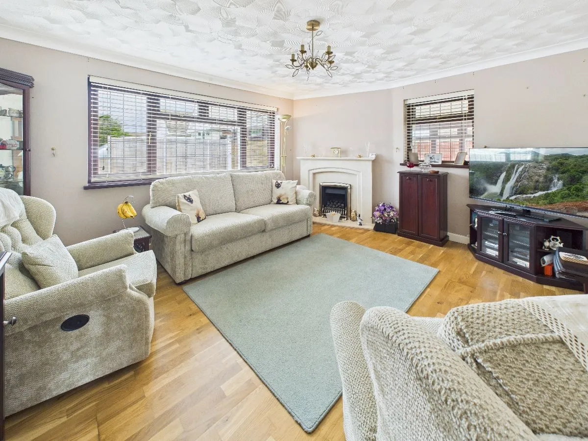 Spring Vale, Waterlooville, PO8 9DA, photo 2