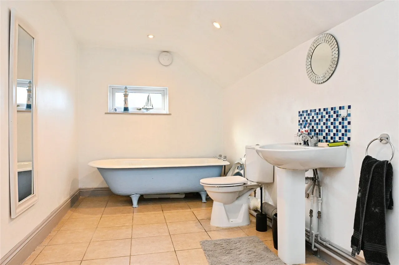 Downham Road, Outwell, Wisbech, Norfolk, PE14, photo 11