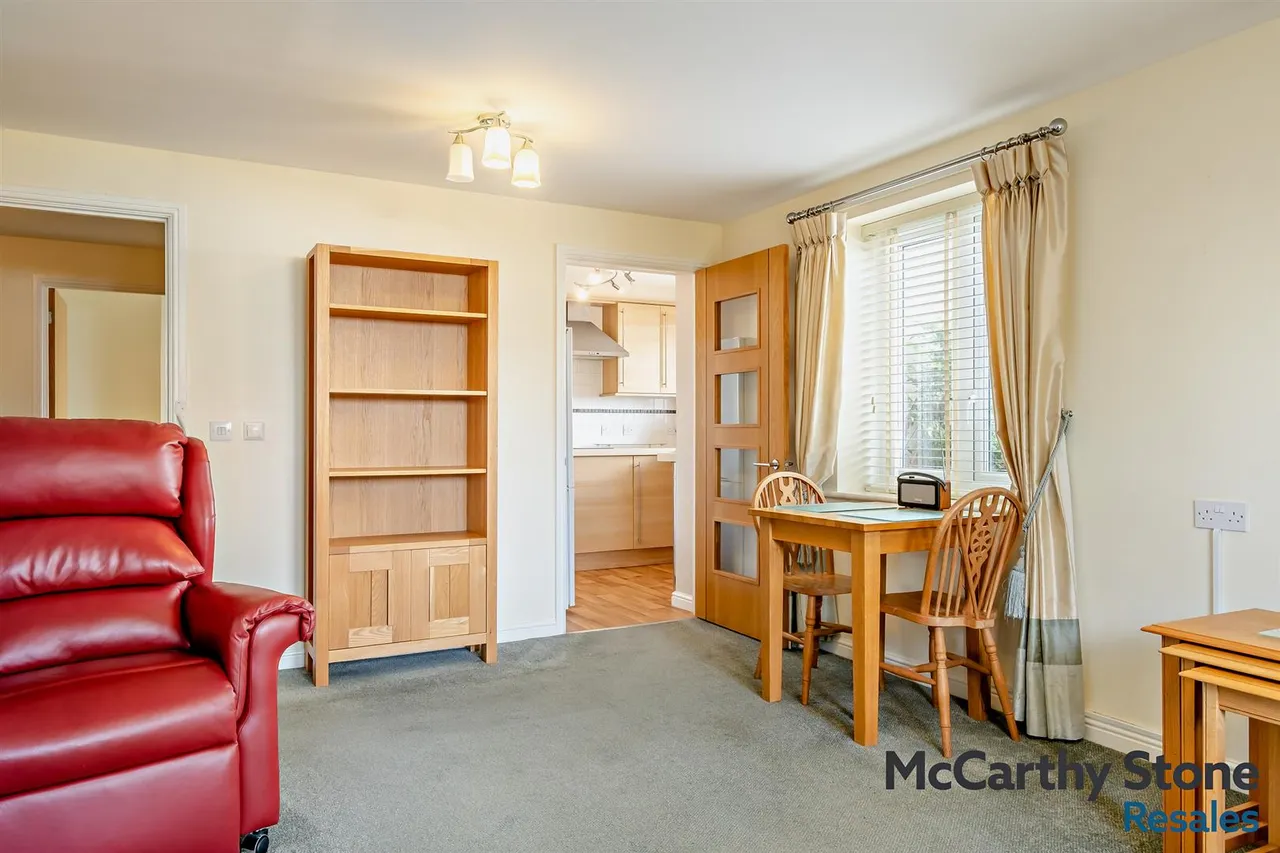 Foxes Road, Newport, PO30, photo 17