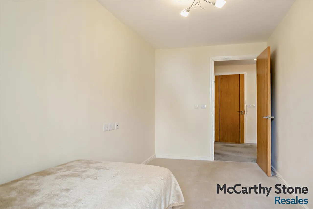 Foxes Road, Newport, PO30, photo 29