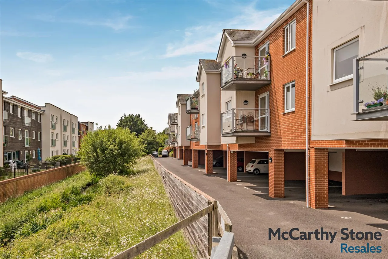 Foxes Road, Newport, PO30, photo 27