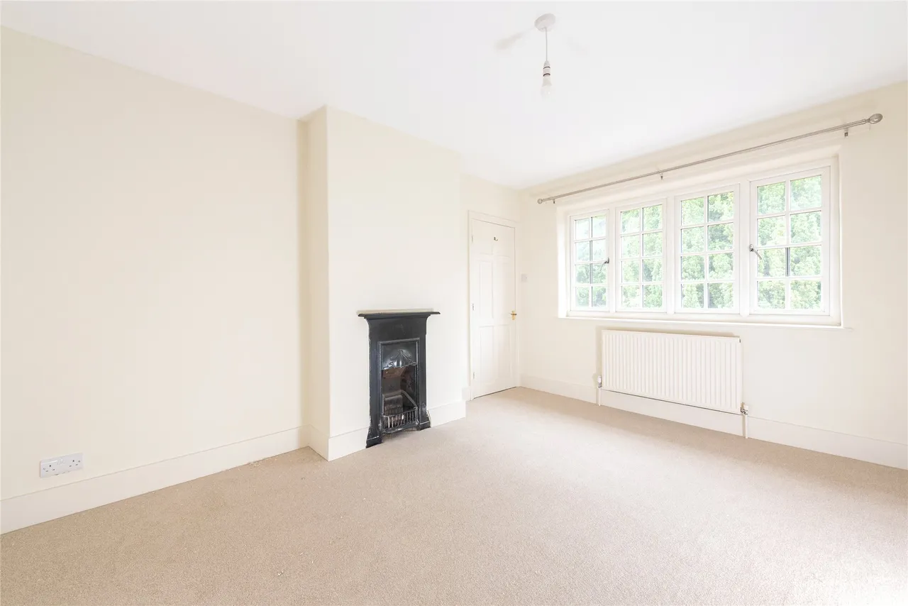 Church Walk, North Crawley, MK16, photo 7