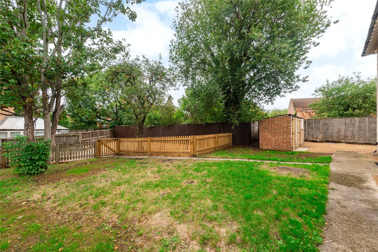 Church Walk, North Crawley, MK16, photo 11