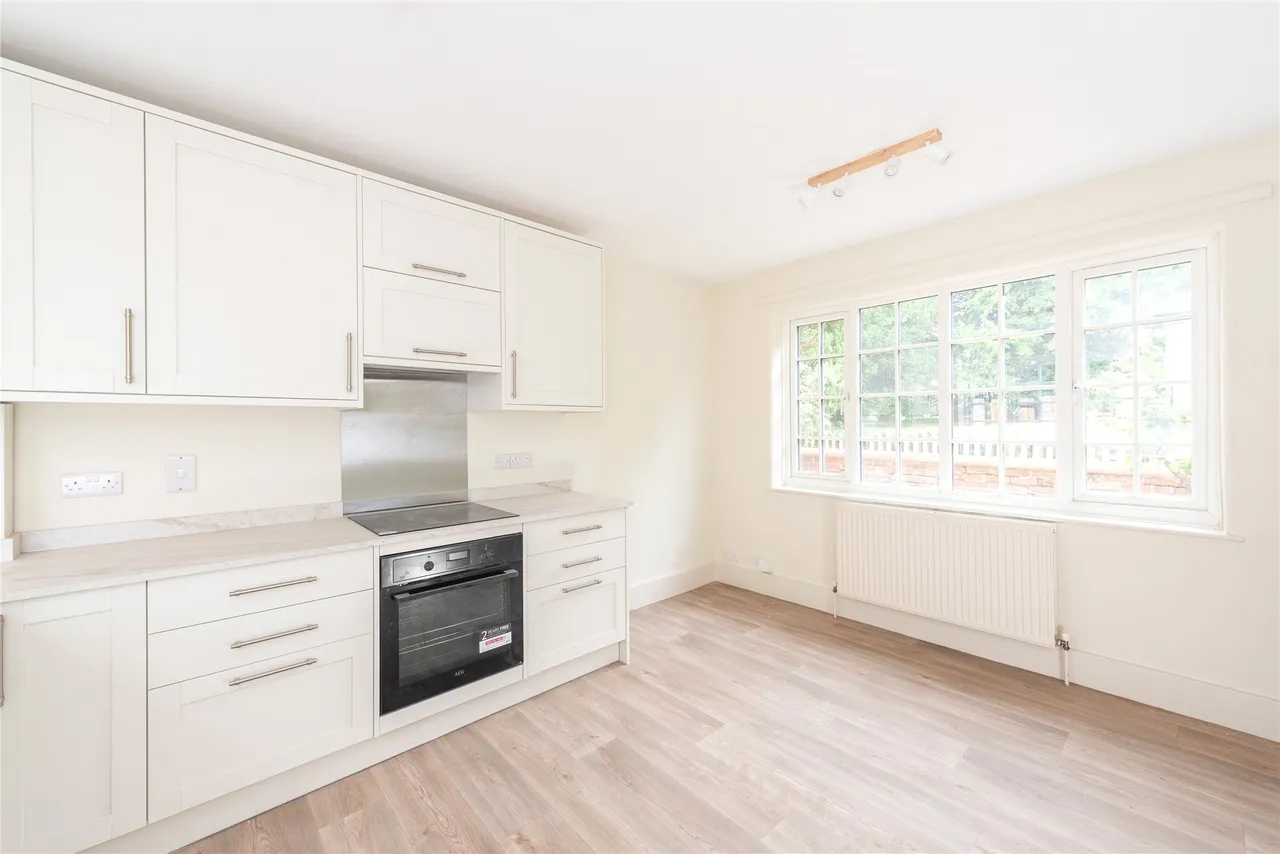 Church Walk, North Crawley, MK16, photo 5