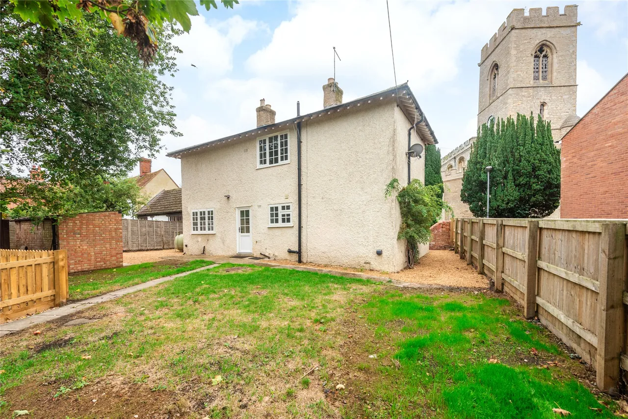 Church Walk, North Crawley, MK16, photo 4