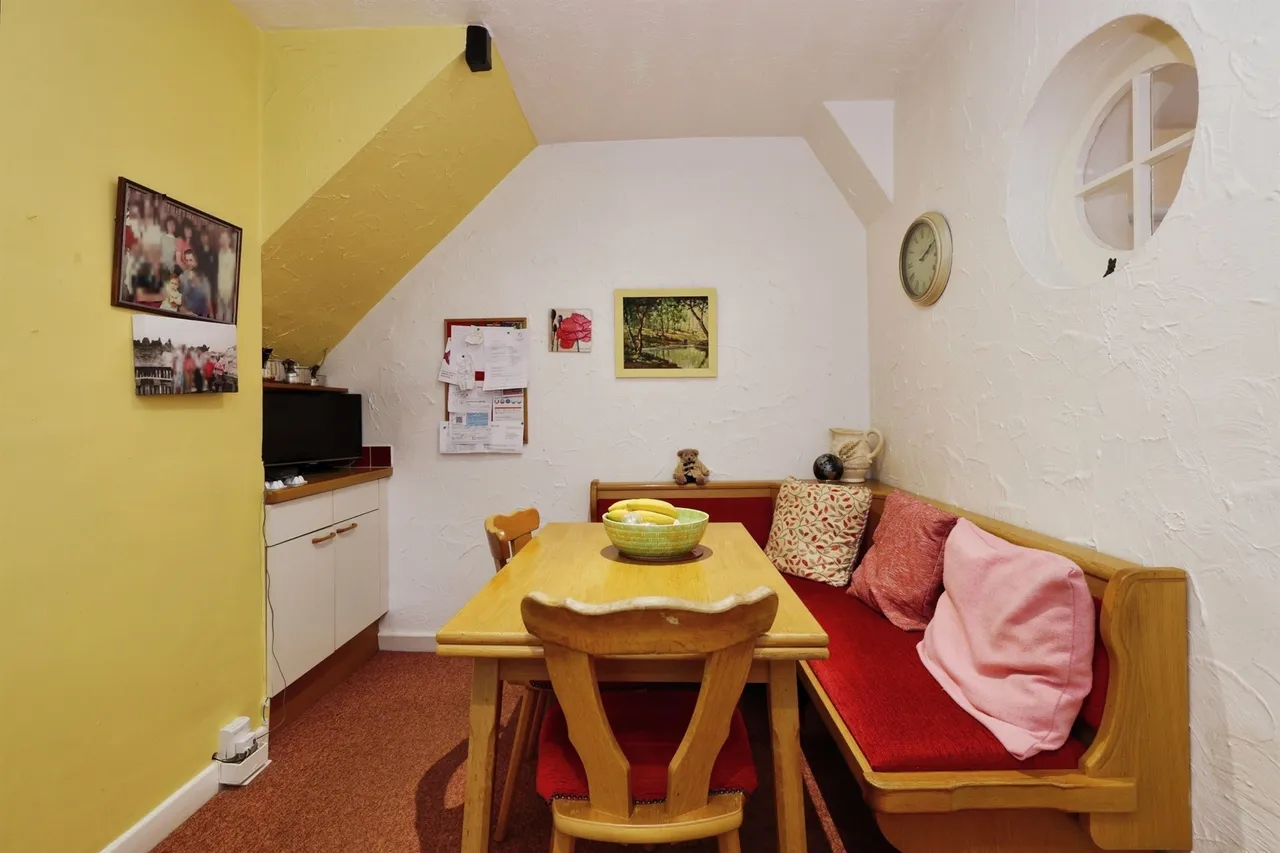 Larkhill Road, Durrington, SP4, photo 9
