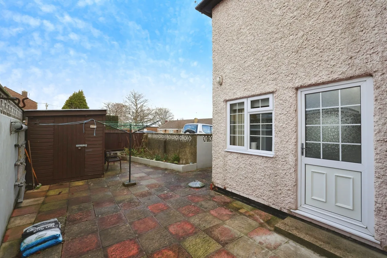 Larkhill Road, Durrington, SP4, photo 3