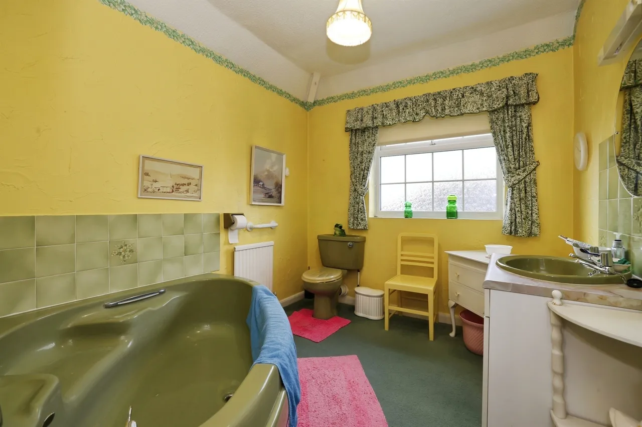 Larkhill Road, Durrington, SP4, photo 13