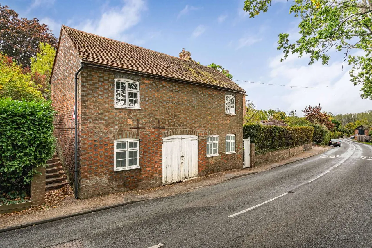 High Street, Loxwood, RH14, photo 18