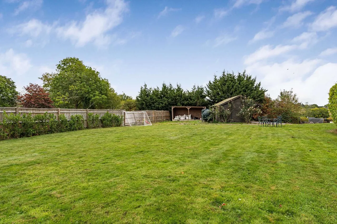 High Street, Loxwood, RH14, photo 14