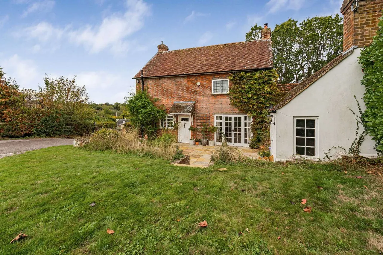 High Street, Loxwood, RH14, photo 5