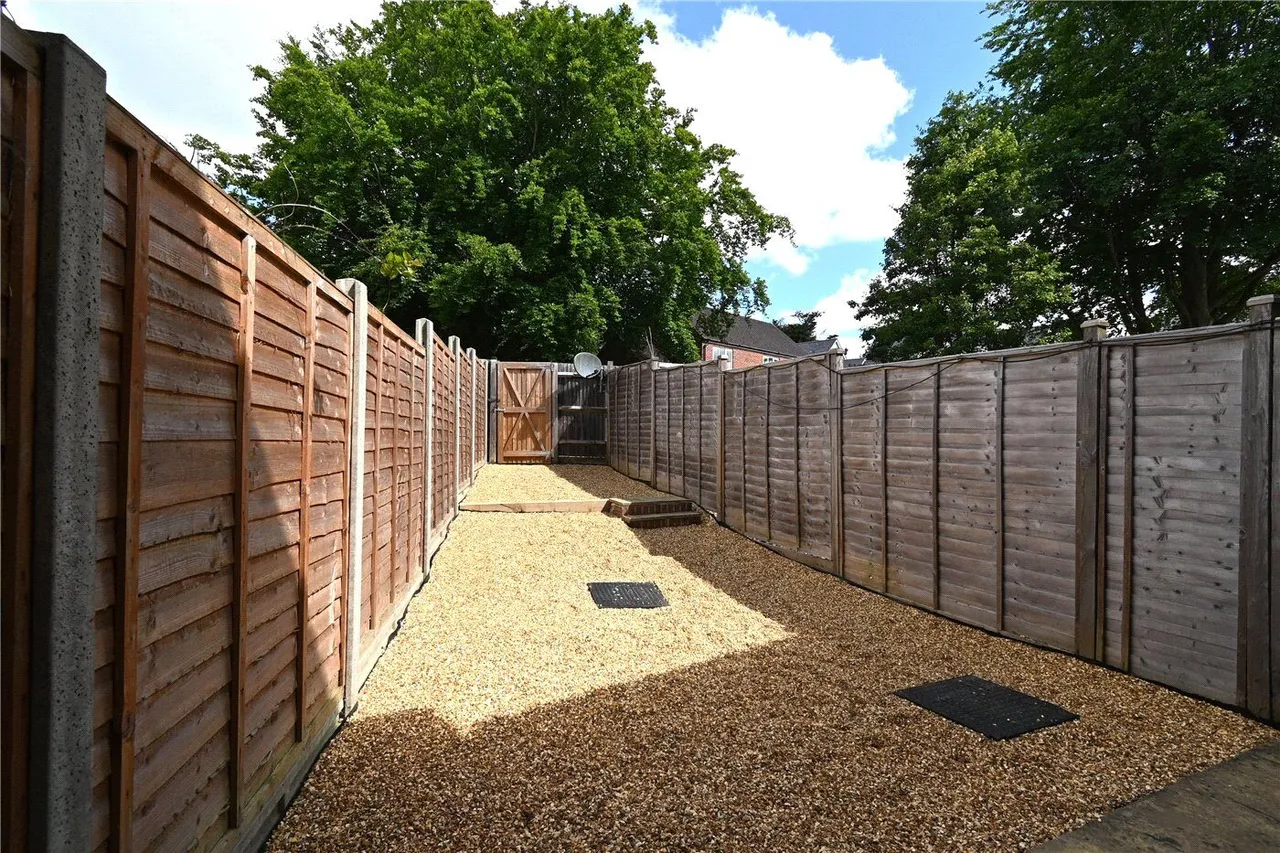 Basswood Drive, Basingstoke, RG24, photo 10