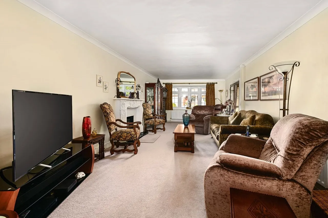 The Sycamores, Farnborough, Hampshire, GU14 7BE, photo 6