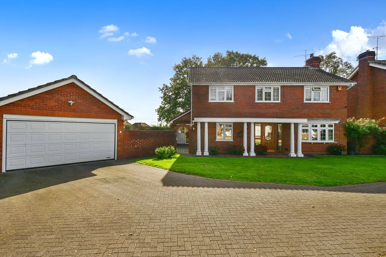 The Sycamores, Farnborough, Hampshire, GU14 7BE, photo 13