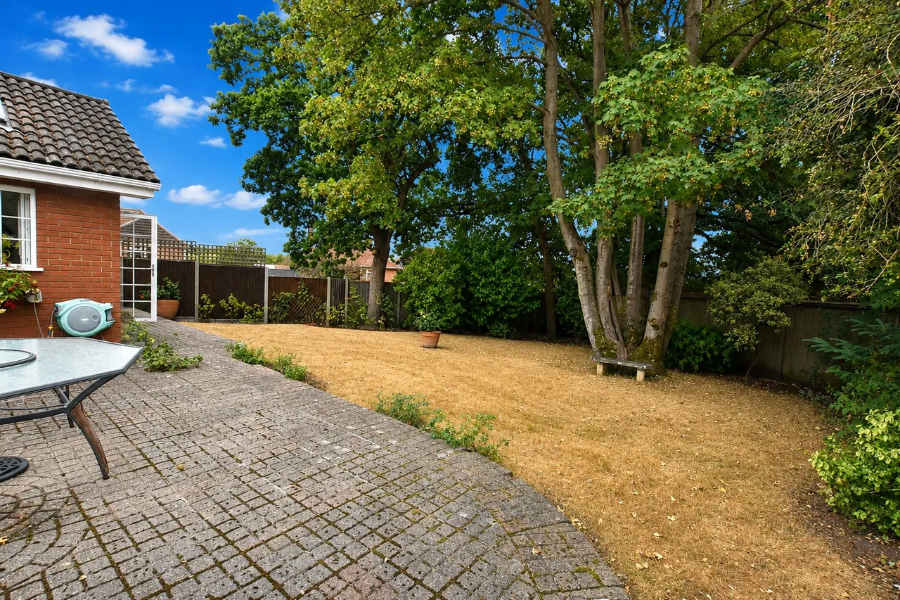 The Sycamores, Farnborough, Hampshire, GU14 7BE, photo 9