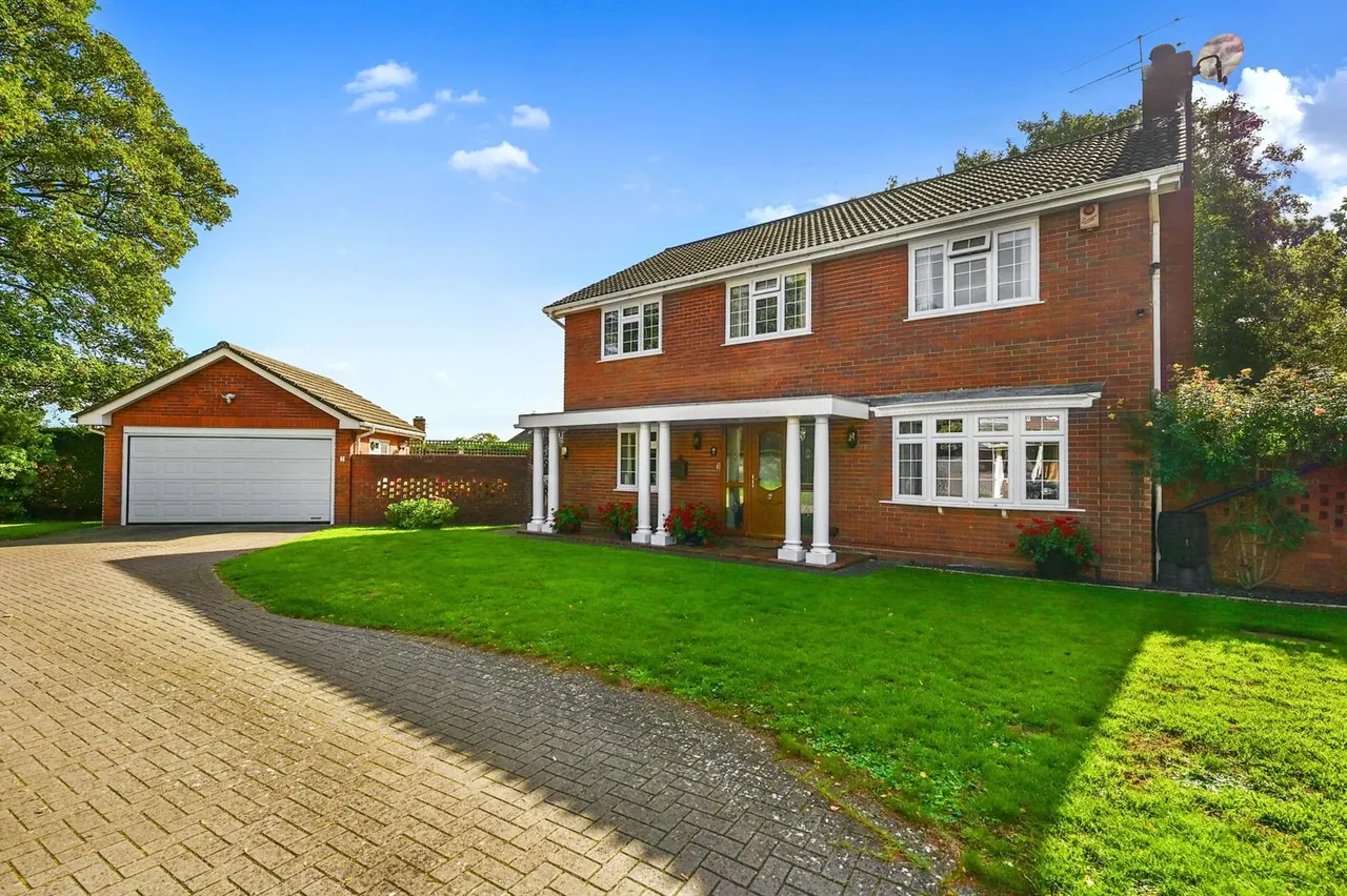 The Sycamores, Farnborough, Hampshire, GU14 7BE, photo 20