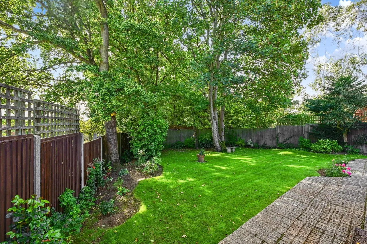The Sycamores, Farnborough, Hampshire, GU14 7BE, photo 19