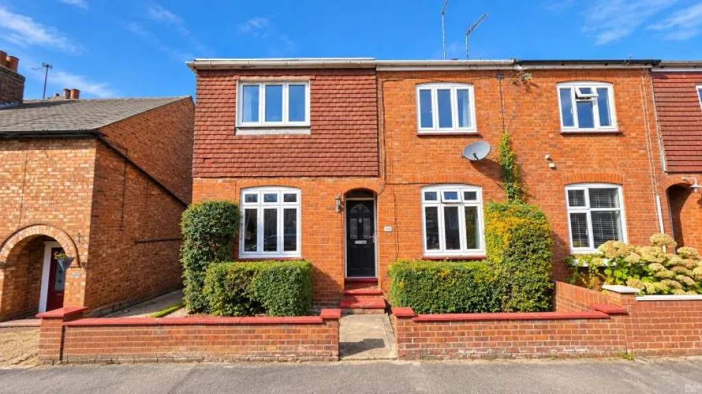 3 bed house for sale, The Leys, Roade