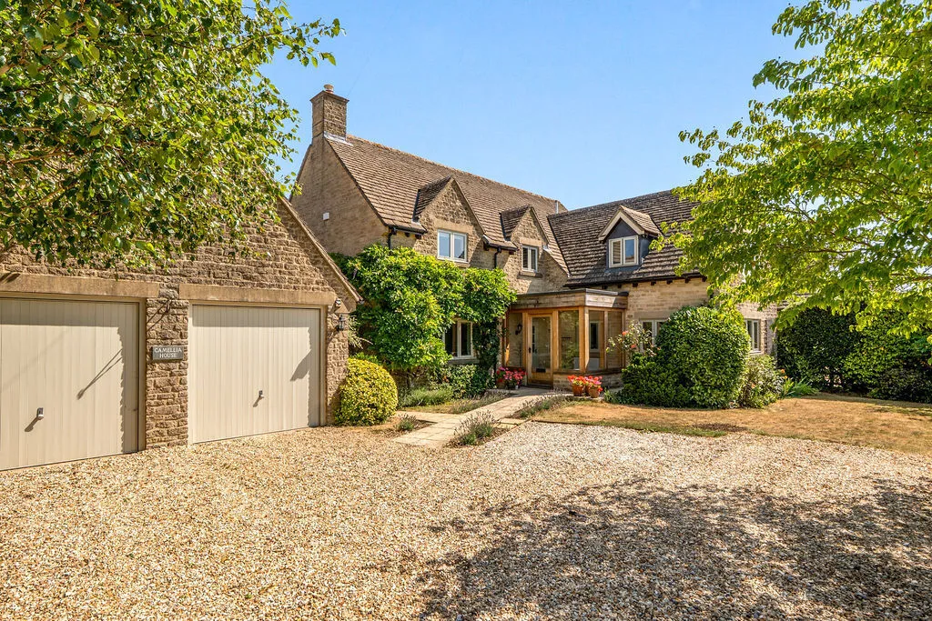 Chedworth, Cheltenham, GL54, photo 2