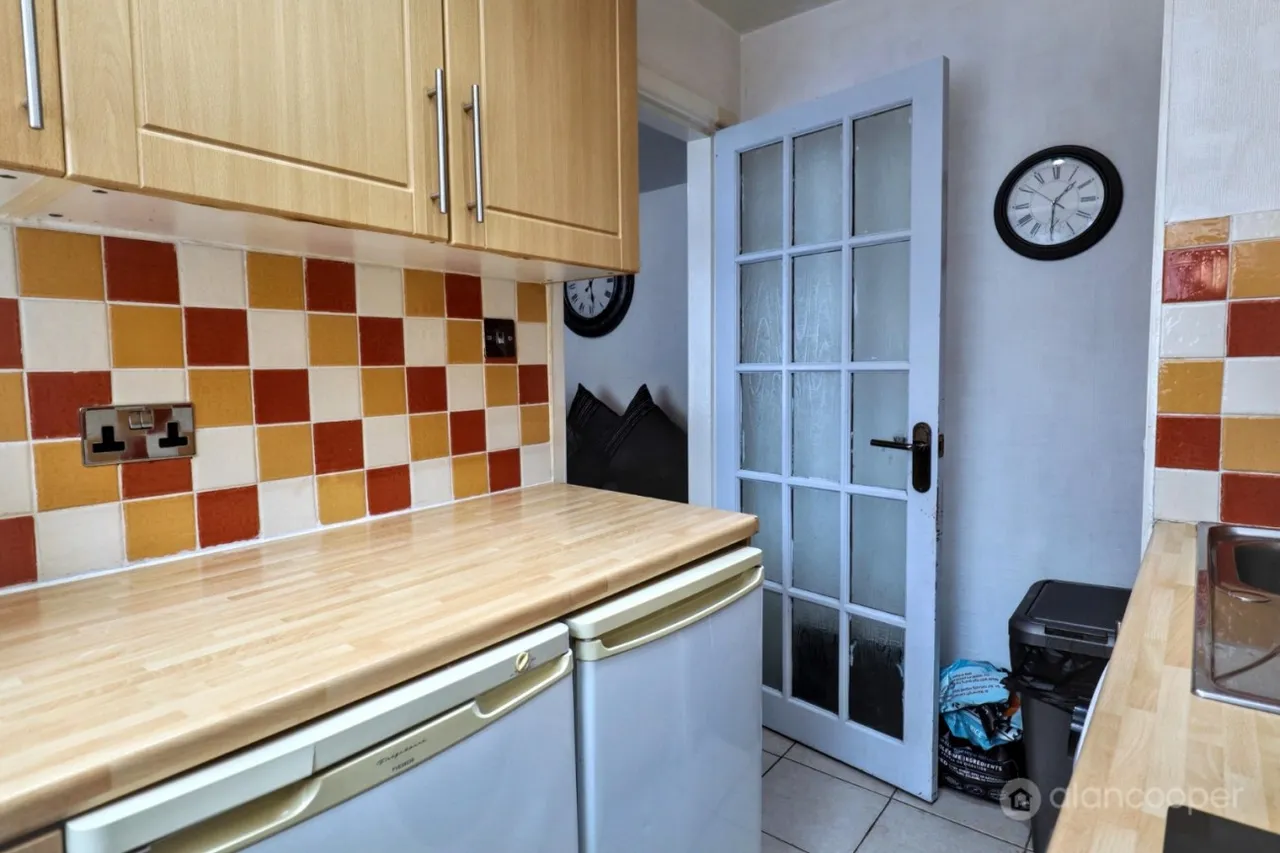 Simon Close, Attleborough, CV11, photo 9