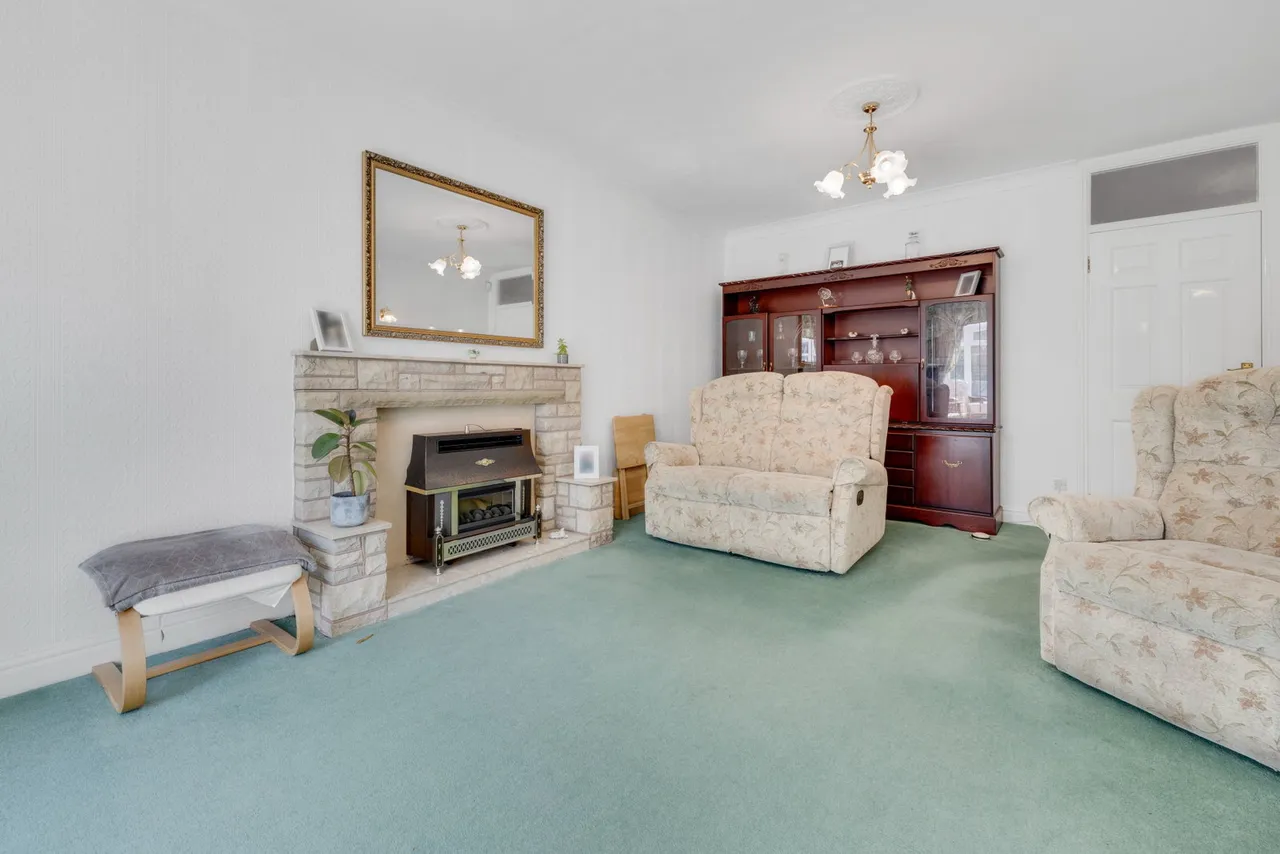 Links Drive, Norton, DY8, photo 7