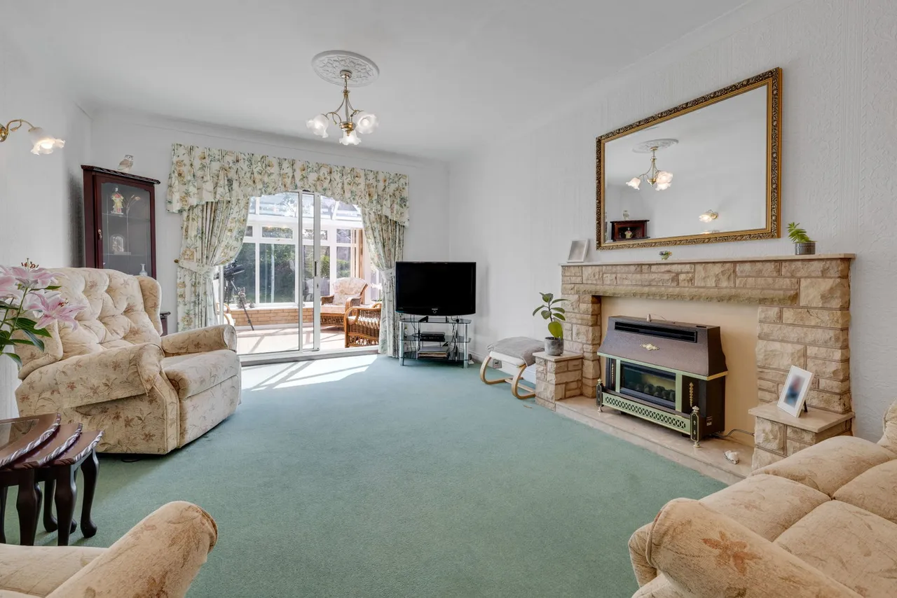 Links Drive, Norton, DY8, photo 5