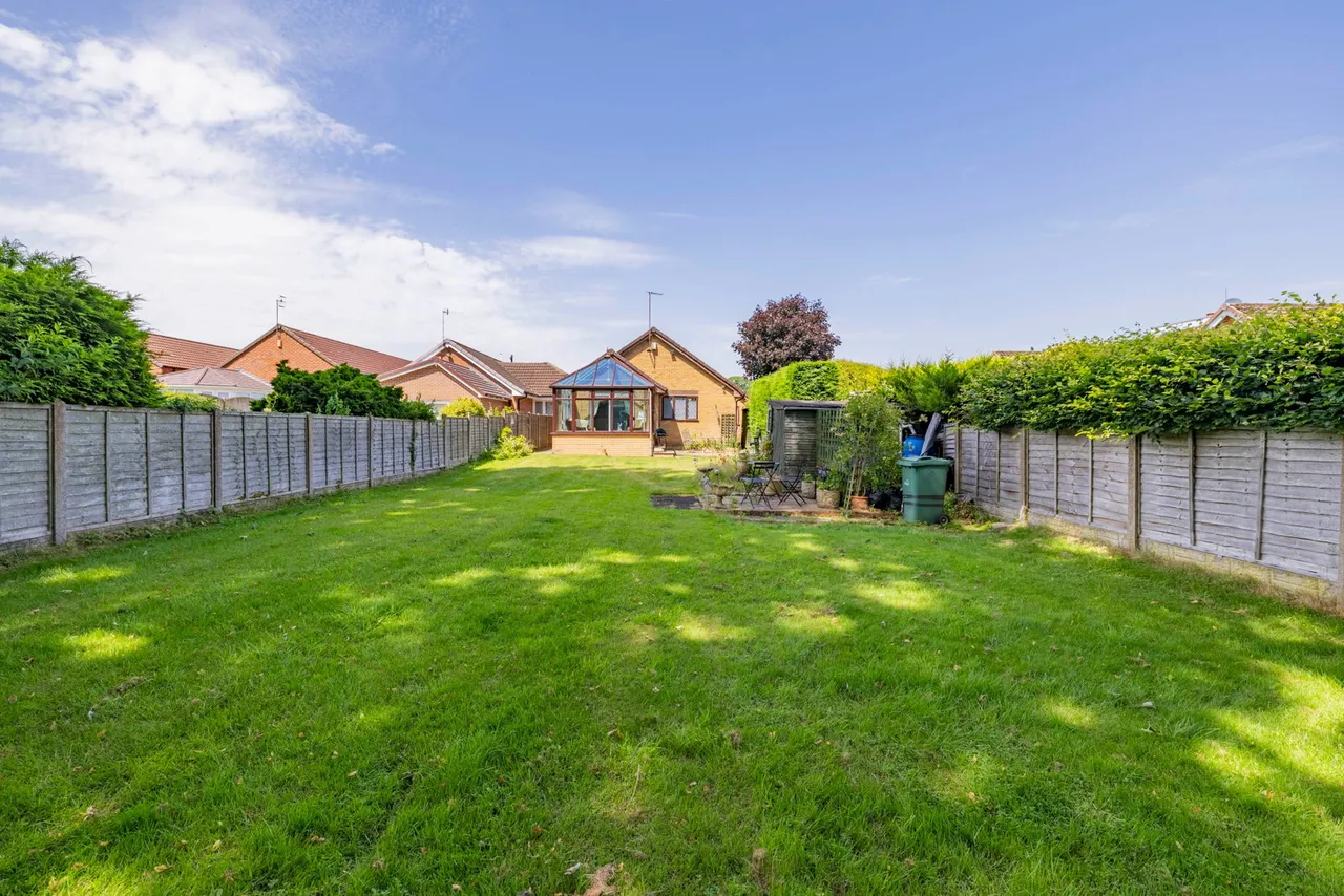 Links Drive, Norton, DY8, photo 21