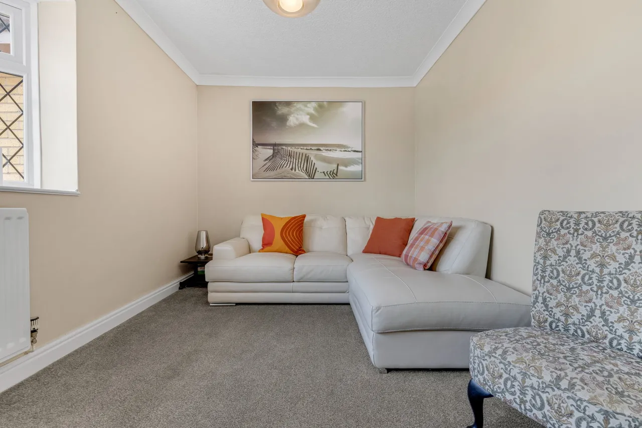 Links Drive, Norton, DY8, photo 11
