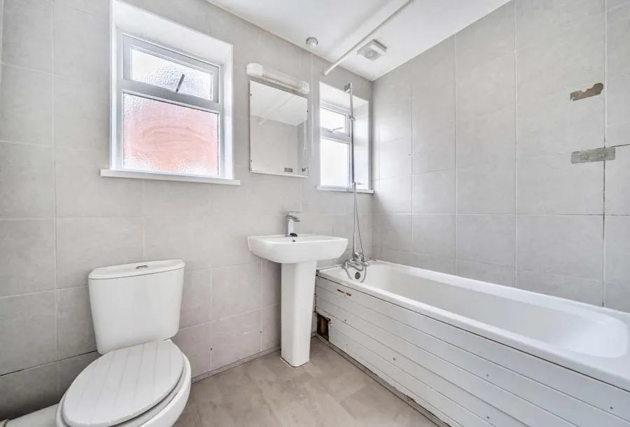 Hesters Way Lane, Cheltenham, GL51, photo 4