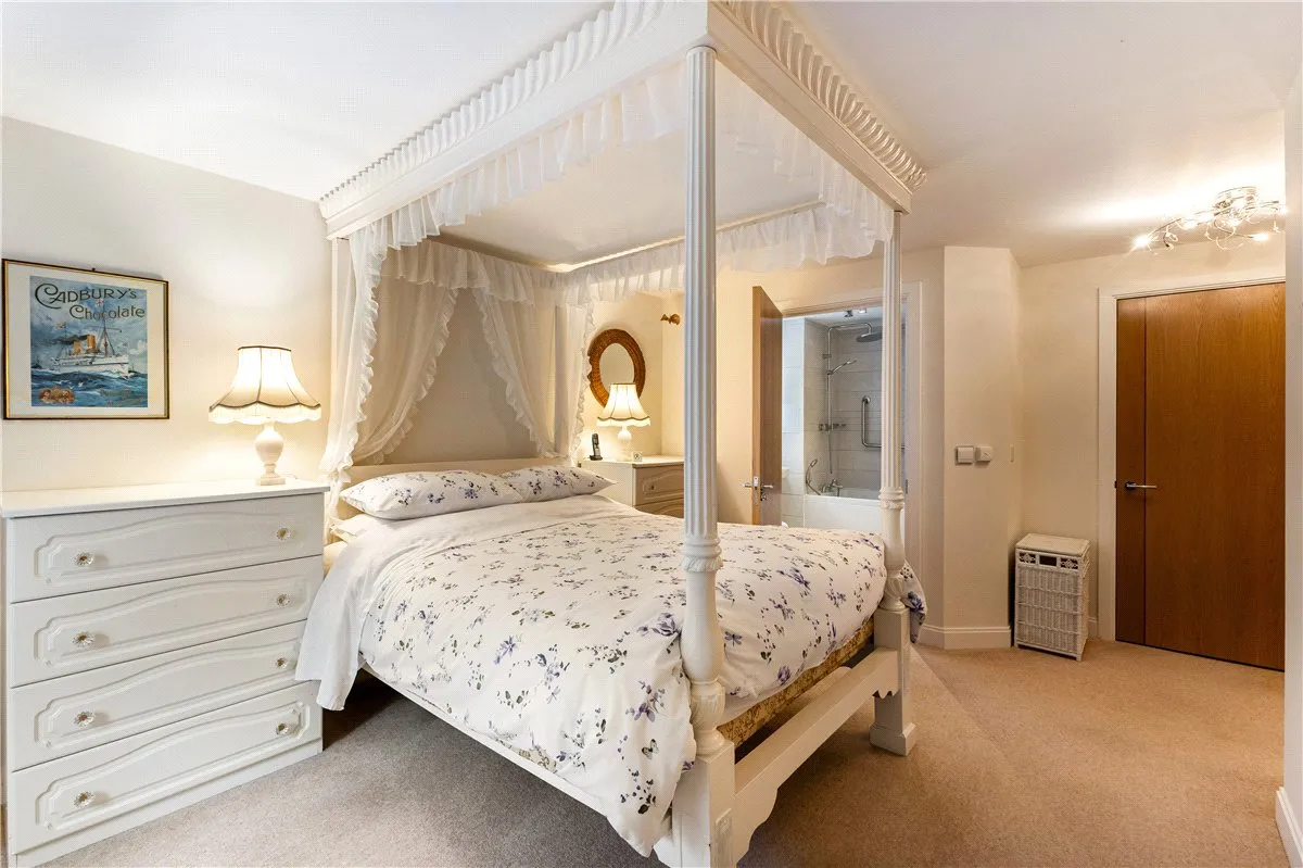 Granham Close, Marlborough, SN8, photo 10