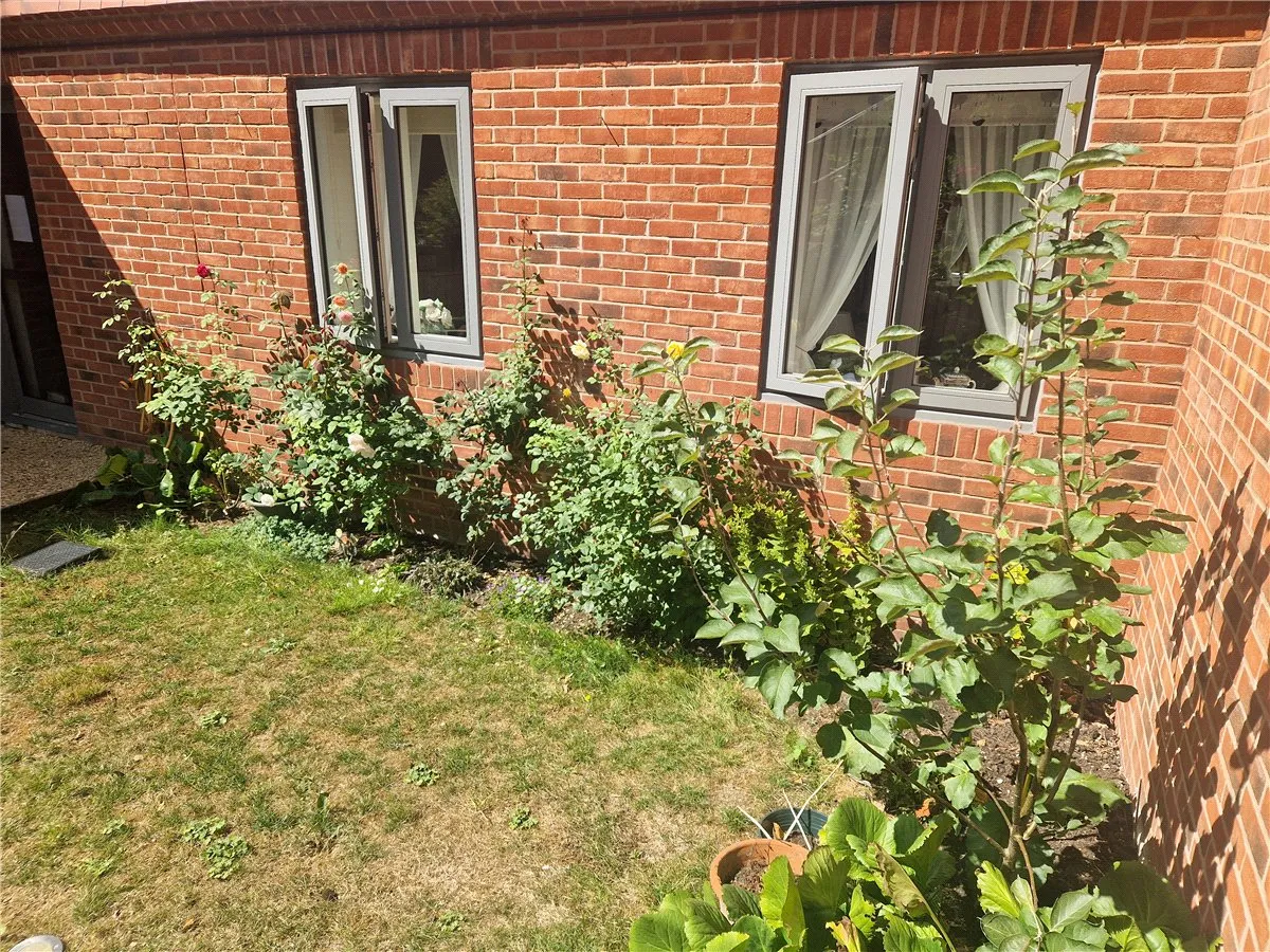 Granham Close, Marlborough, SN8, photo 17