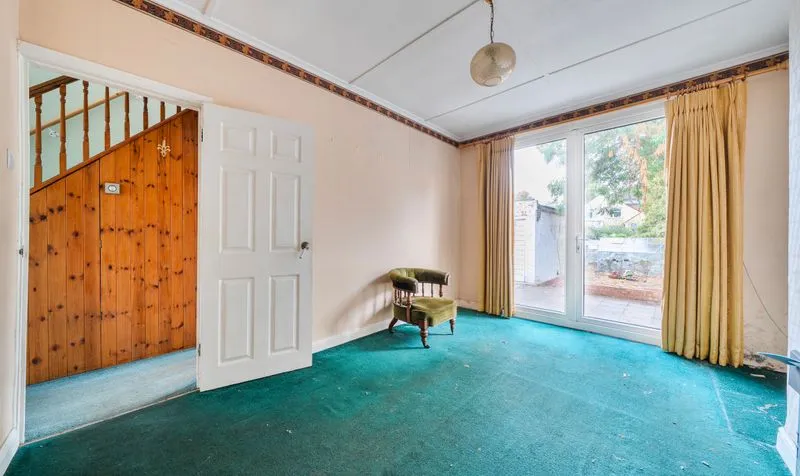 Stane Way, Epsom, KT17, photo 5