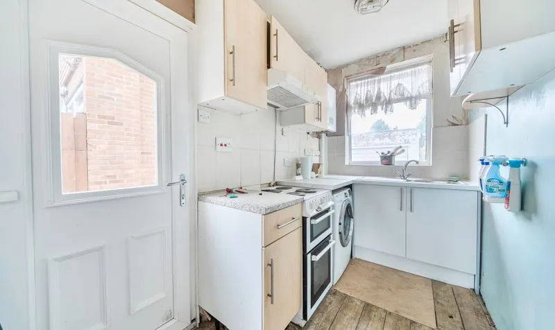 Stane Way, Epsom, KT17, photo 9
