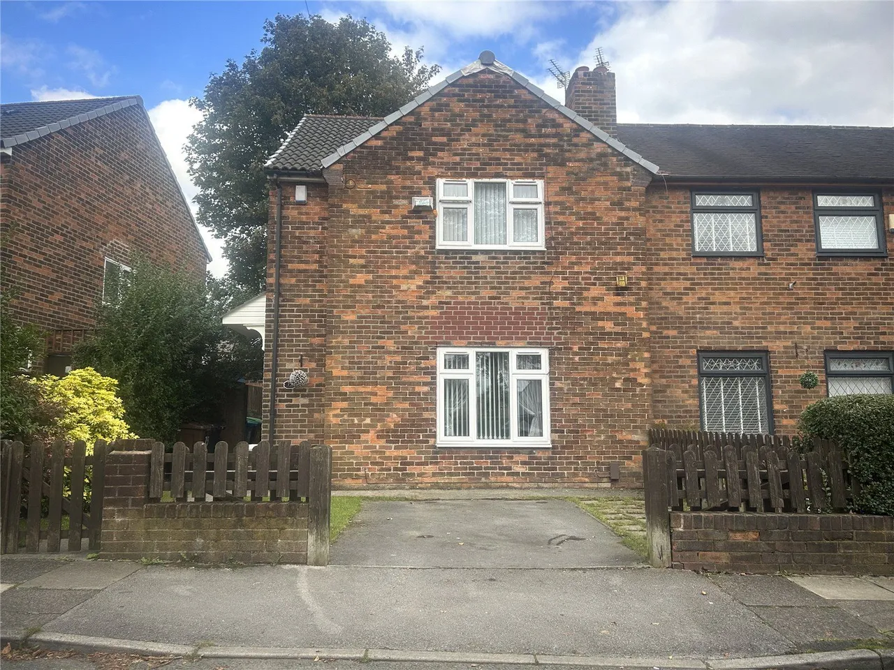 2 bed house for sale, Elm Road, Limeside, OL8