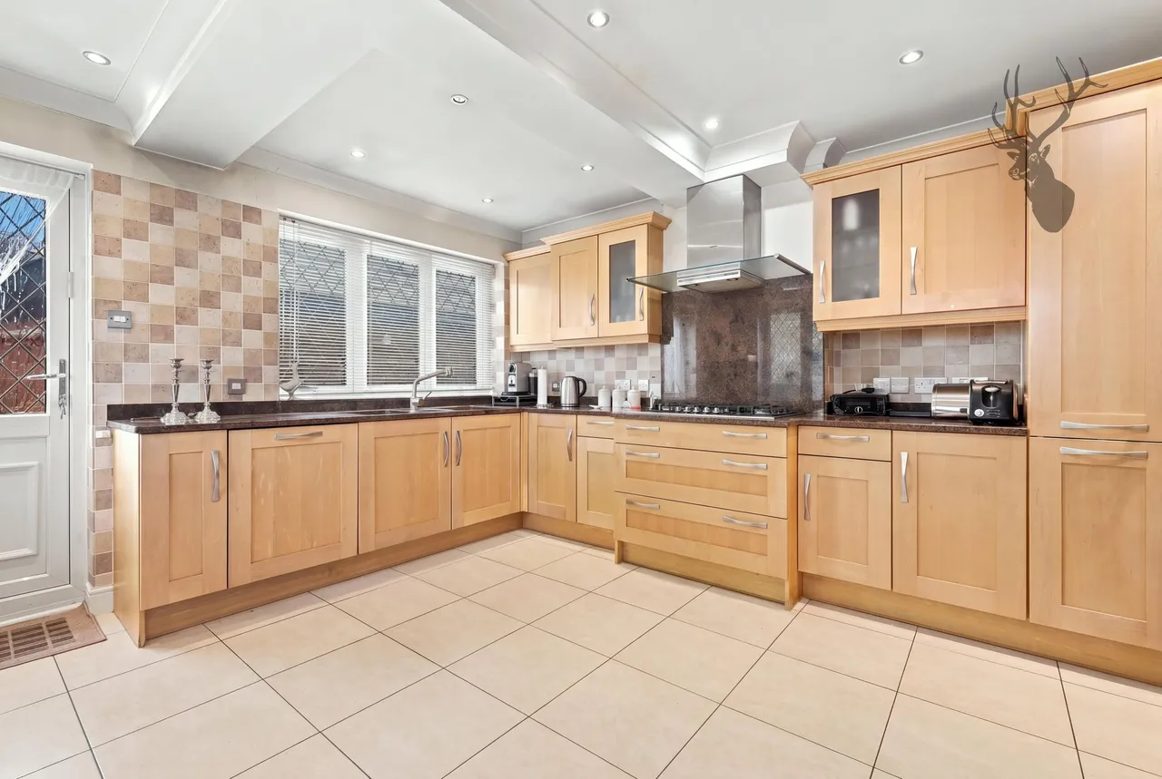 Canterbury Close, Chigwell, IG7, photo 6