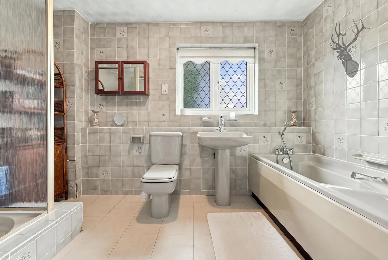 Canterbury Close, Chigwell, IG7, photo 20