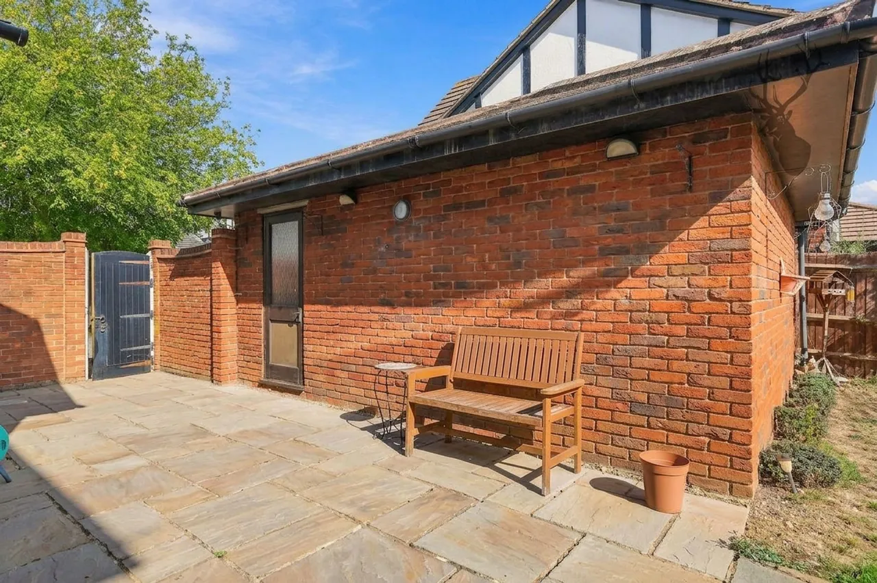 Canterbury Close, Chigwell, IG7, photo 23