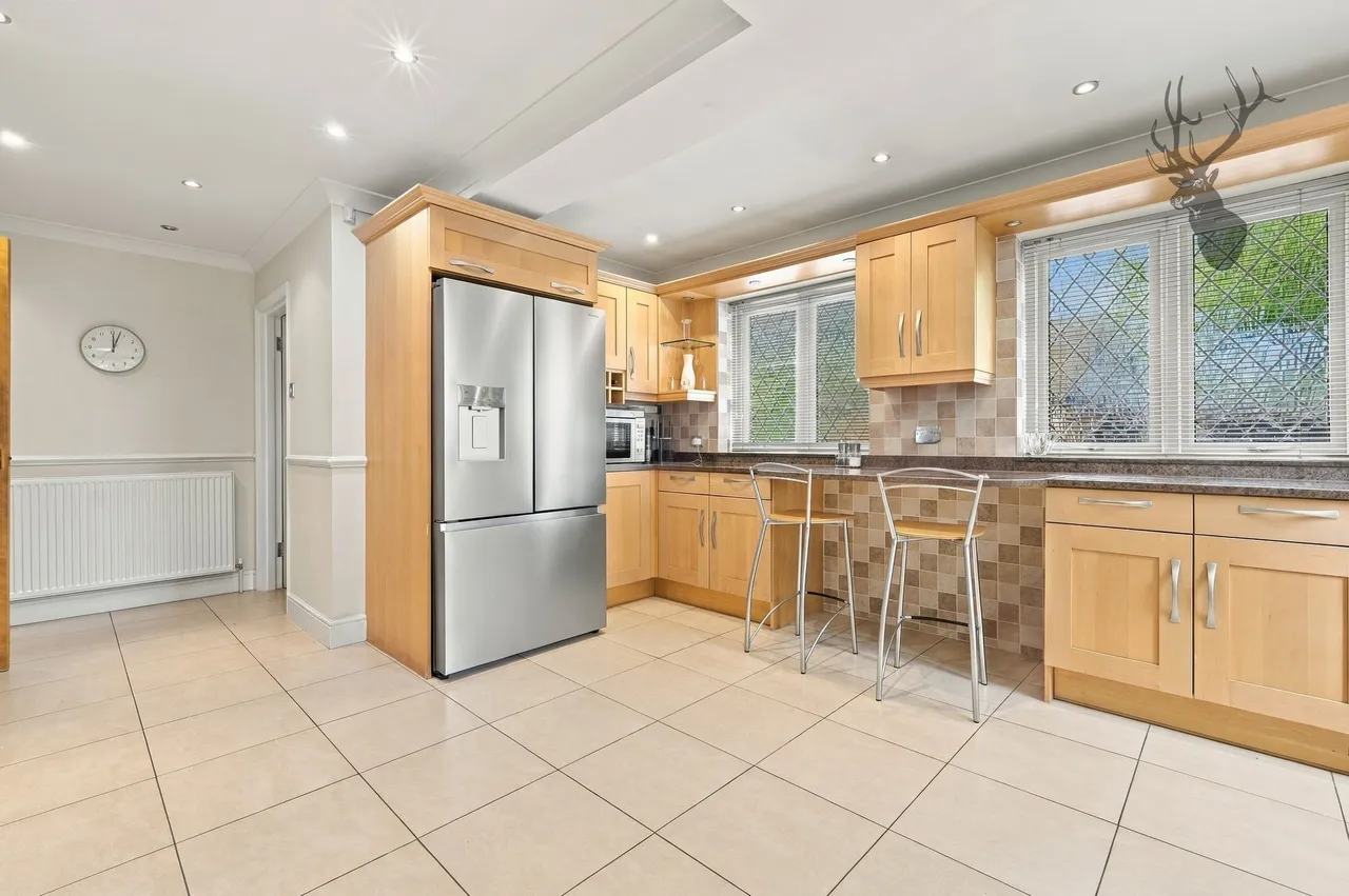 Canterbury Close, Chigwell, IG7, photo 7