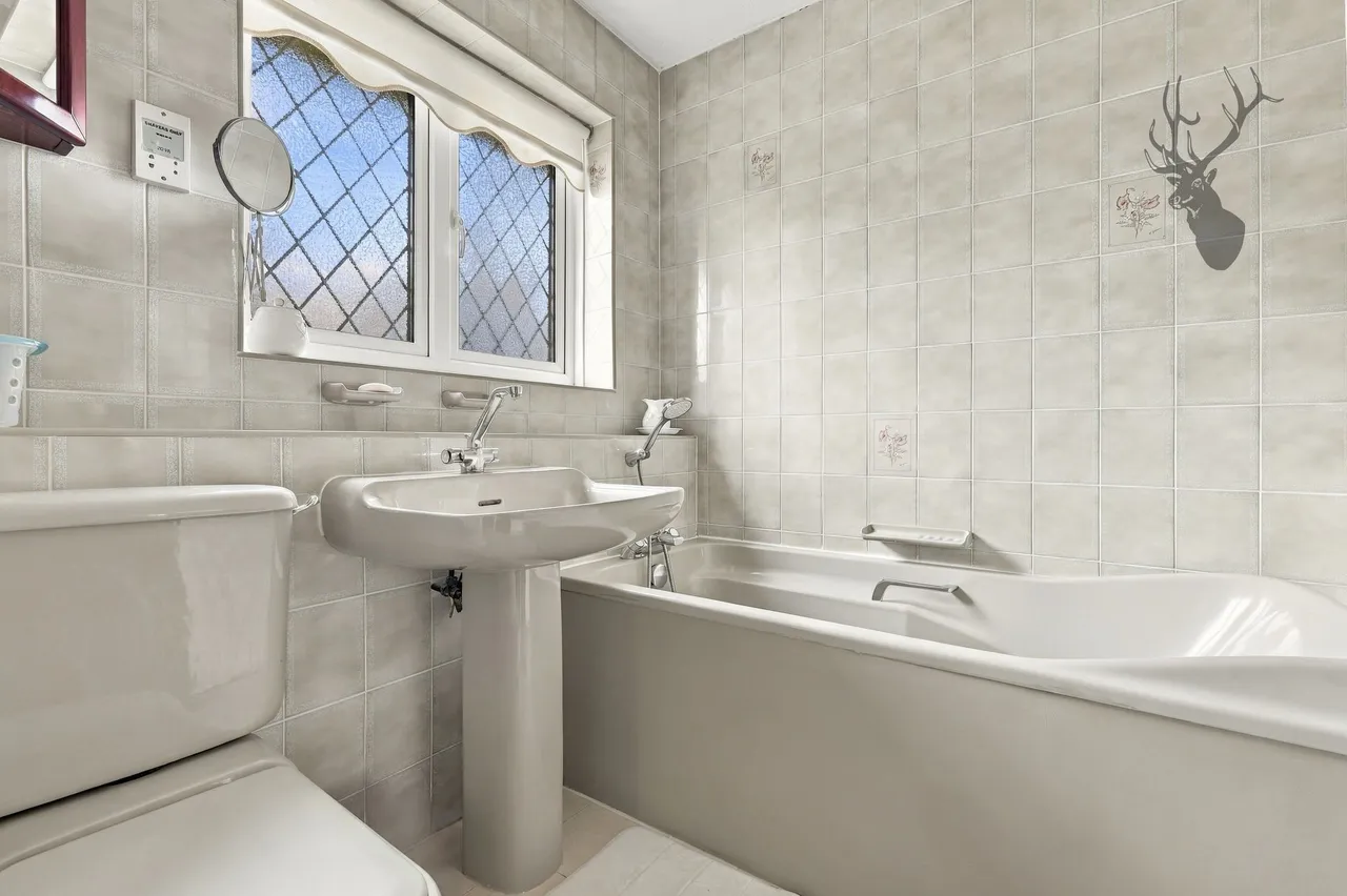 Canterbury Close, Chigwell, IG7, photo 15