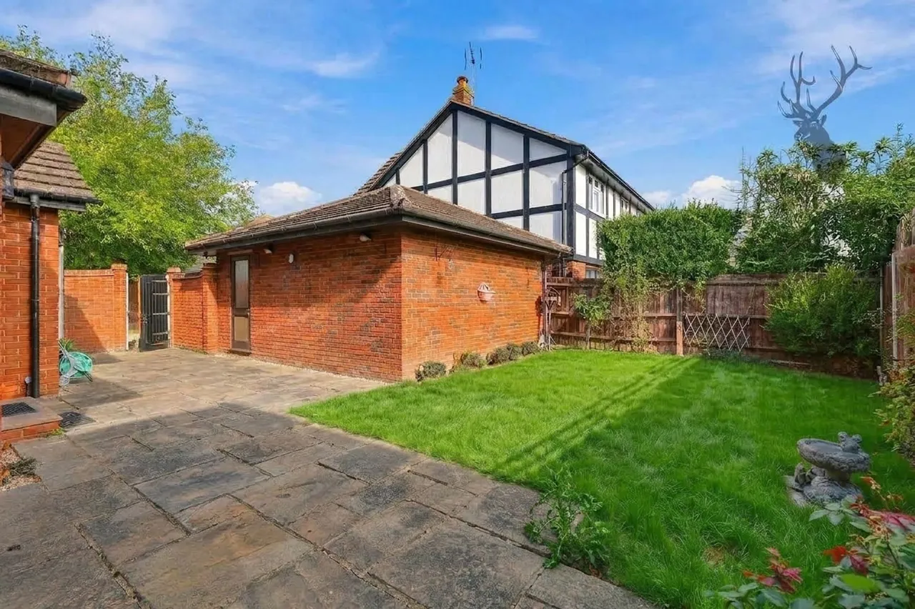 Canterbury Close, Chigwell, IG7, photo 21