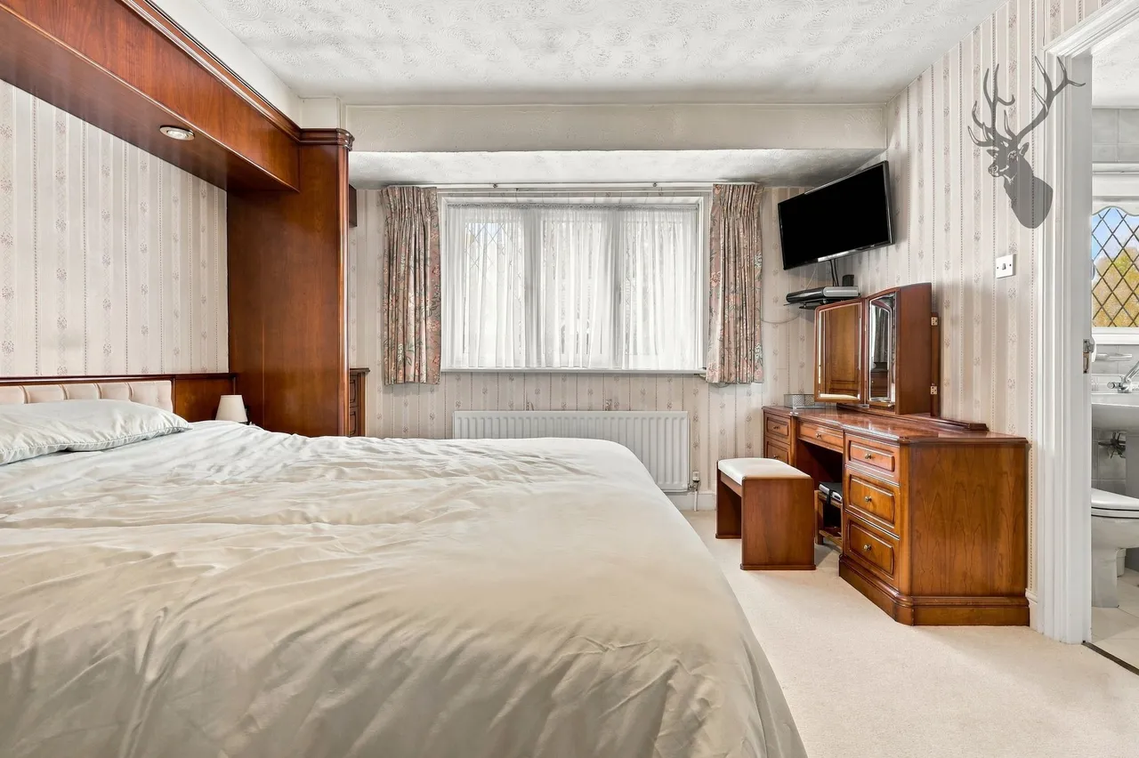 Canterbury Close, Chigwell, IG7, photo 13