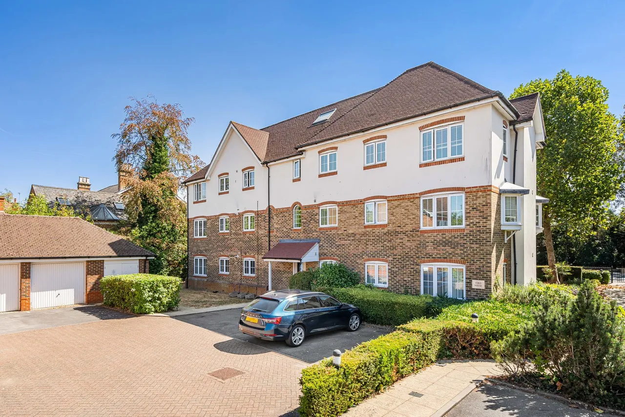 Fircroft Road, Englefield Green, TW20, photo 13